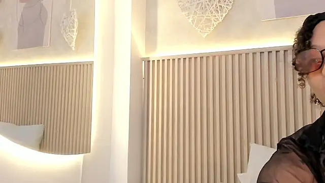 daiana curly online show from 17, 3, 2026