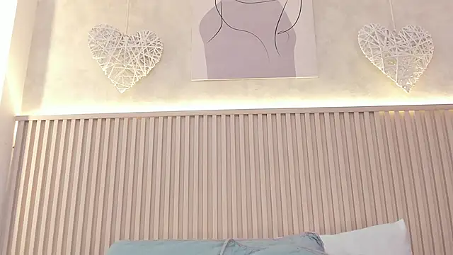 daiana curly online show from 28, 4, 2026