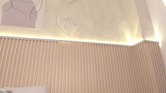 daiana curly online show from 15, 4, 2026