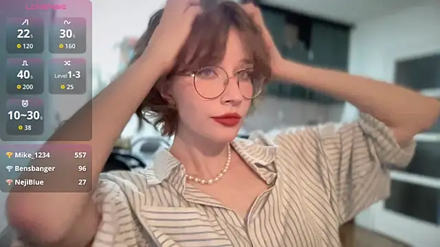 Snapshot of ms_christiana chatting on 2, 12, 2025 ms christiana online show from 2, 12, 2025