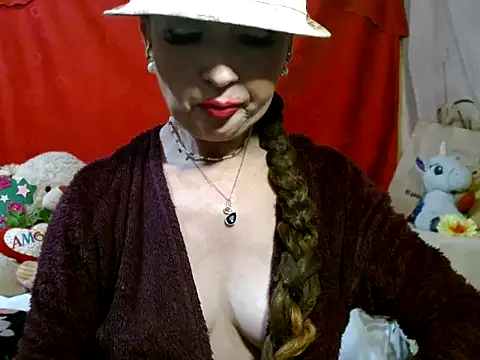 hottieperla online show from 3, 2, 2026