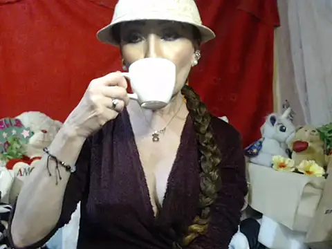 hottieperla online show from 13, 11, 2025