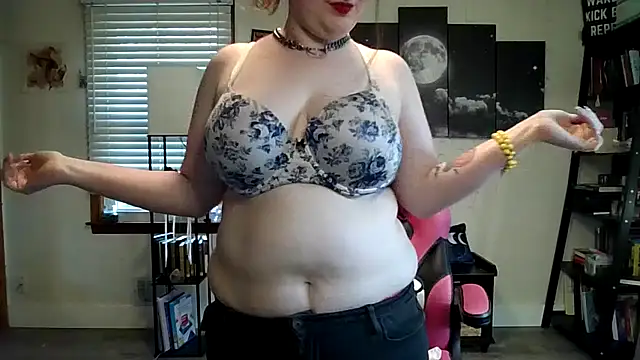 naughtylittlebella online show from 17, 12, 2025