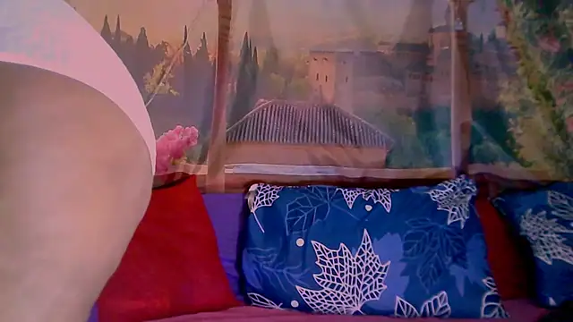 RoyalIndianCreamPuff online show from 13, 11, 2025