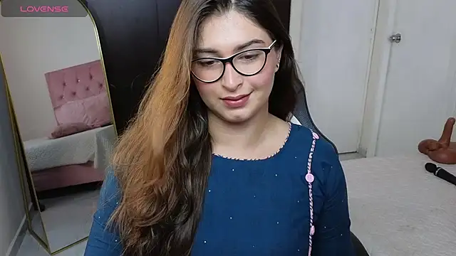 adara lennox online show from 10, 4, 2026
