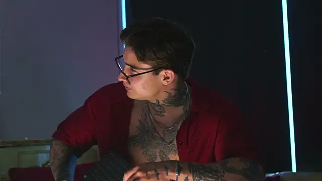 dantecoppolaa  online show from 18, 10, 2025