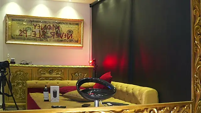 dantecoppolaa  online show from 16, 4, 2026