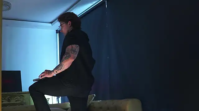 dantecoppolaa  online show from 11, 10, 2025