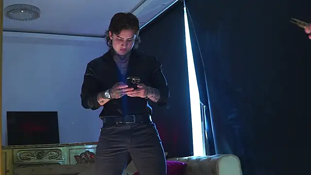 dantecoppolaa  online show from 13, 10, 2025