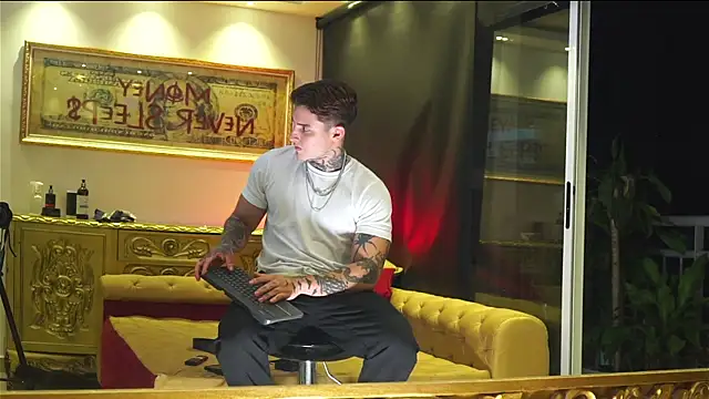Snapshot of dantecoppolaa_ chatting on 2, 6, 2026 dantecoppolaa online show from 2, 6, 2026