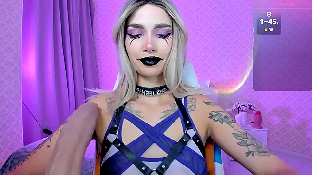 Snapshot of LeylaNoiry chatting on 29, 11, 2025 LeylaNoiry online show from 29, 11, 2025