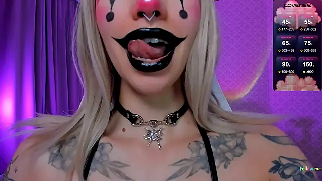 Snapshot of LeylaNoiry chatting on 6, 11, 2025 LeylaNoiry online show from 6, 11, 2025