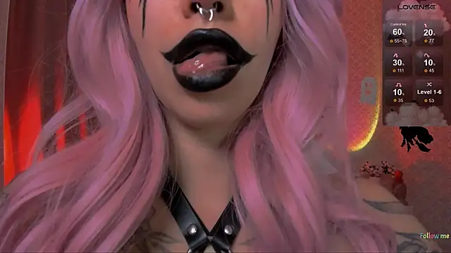 Snapshot of LeylaNoiry chatting on 25, 10, 2025 LeylaNoiry online show from 25, 10, 2025