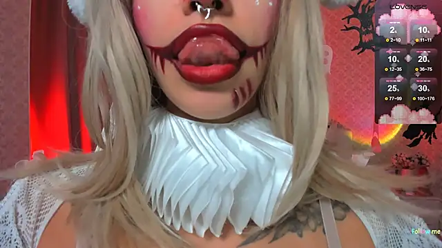 Snapshot of LeylaNoiry chatting on 28, 10, 2025 LeylaNoiry online show from 28, 10, 2025