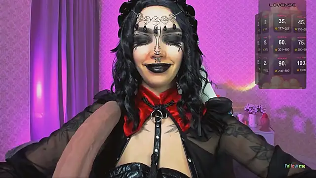 Snapshot of LeylaNoiry chatting on 18, 10, 2025 LeylaNoiry online show from 18, 10, 2025