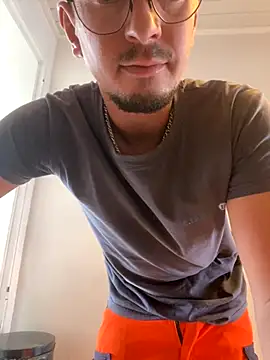 Snapshot of Sunsyyyy chatting on 20, 10, 2025 Sunsyyyy online show from 20, 10, 2025