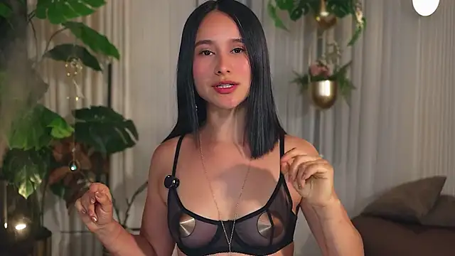 Snapshot of Miss_beee chatting on 11, 10, 2025 Miss beee online show from 11, 10, 2025