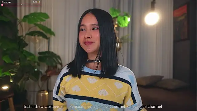 Snapshot of Miss_beee chatting on 15, 11, 2025 Miss beee online show from 15, 11, 2025