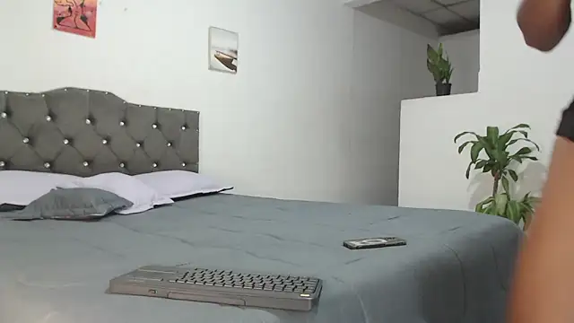 Aaronblack1  online show from 5, 3, 2026