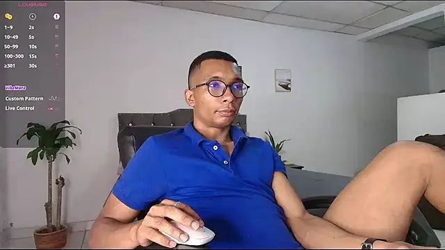 Snapshot of Aaronblack1_ chatting on 19, 6, 2026 Aaronblack1 online show from 19, 6, 2026