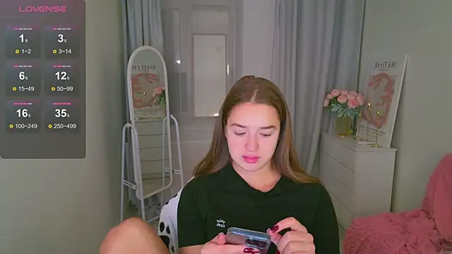 Snapshot of LovelyJessie chatting on 25, 11, 2025 LovelyJessie online show from 25, 11, 2025