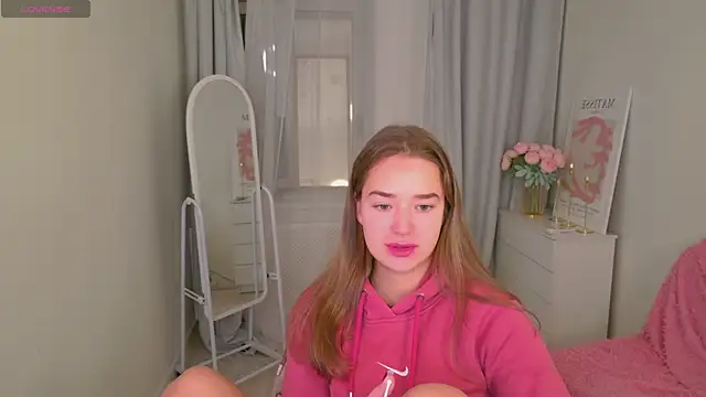 Snapshot of LovelyJessie chatting on 24, 11, 2025 LovelyJessie online show from 24, 11, 2025