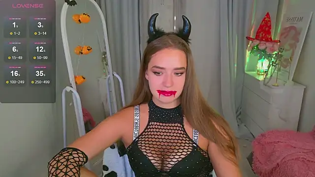 Snapshot of LovelyJessie chatting on 31, 10, 2025 LovelyJessie online show from 31, 10, 2025