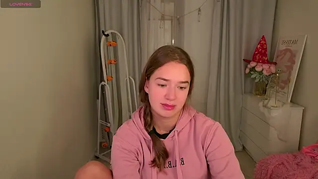 Snapshot of LovelyJessie chatting on 3, 11, 2025 LovelyJessie online show from 3, 11, 2025