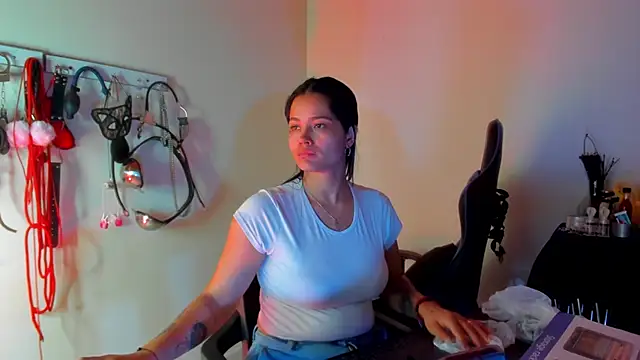 scarlet-kennedy98 online show from 10, 4, 2026