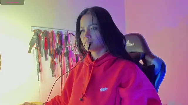 scarlet-kennedy98 online show from 18, 3, 2026