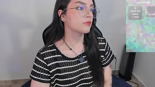 anaveleeez online show from 25, 6, 2026