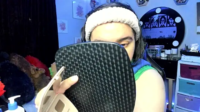 Snapshot of Luise_Meyrink chatting on 29, 10, 2025 Luise Meyrink online show from 29, 10, 2025