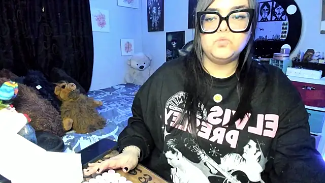 Snapshot of Luise_Meyrink chatting on 18, 11, 2025 Luise Meyrink online show from 18, 11, 2025