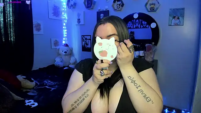 Snapshot of Luise_Meyrink chatting on 23, 2, 2025 Luise Meyrink online show from 23, 2, 2025