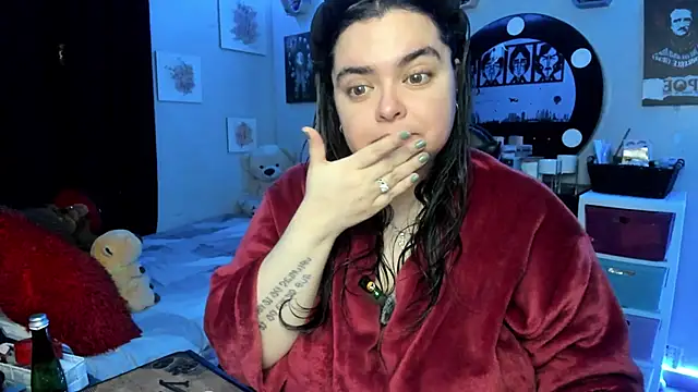 Snapshot of Luise_Meyrink chatting on 21, 10, 2025 Luise Meyrink online show from 21, 10, 2025