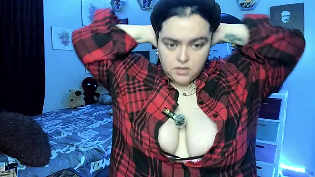 Snapshot of Luise_Meyrink chatting on 11, 10, 2025 Luise Meyrink online show from 11, 10, 2025