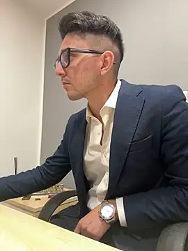 Snapshot of masterboss_ chatting on 10, 10, 2025 masterboss online show from 10, 10, 2025