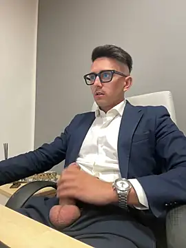 Snapshot of masterboss_ chatting on 8, 10, 2025 masterboss online show from 8, 10, 2025