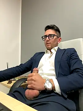 Snapshot of masterboss_ chatting on 4, 11, 2025 masterboss online show from 4, 11, 2025