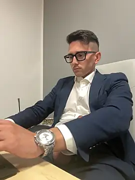 Snapshot of masterboss_ chatting on 28, 10, 2025 masterboss online show from 28, 10, 2025