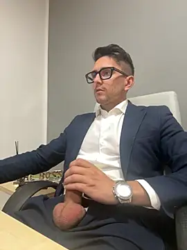 Snapshot of masterboss_ chatting on 3, 11, 2025 masterboss online show from 3, 11, 2025