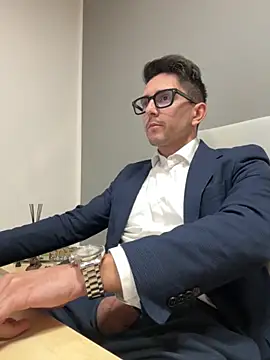 Snapshot of masterboss_ chatting on 13, 11, 2025 masterboss online show from 13, 11, 2025