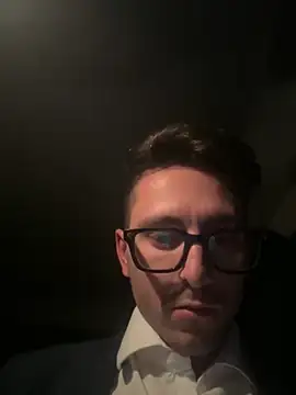 Snapshot of masterboss_ chatting on 21, 10, 2025 masterboss online show from 21, 10, 2025