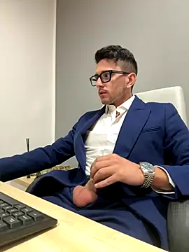 Snapshot of masterboss_ chatting on 7, 11, 2025 masterboss online show from 7, 11, 2025