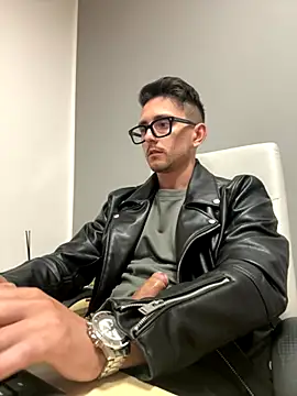 Snapshot of masterboss_ chatting on 2, 11, 2025 masterboss online show from 2, 11, 2025