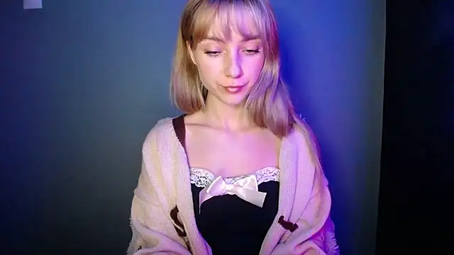 LuciaYoung online show from 2, 12, 2025