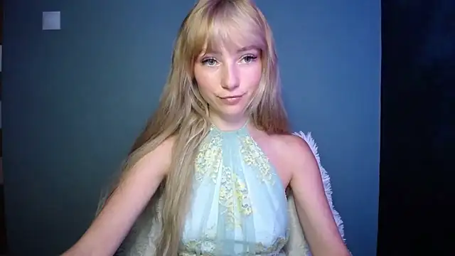 LuciaYoung online show from 9, 9, 2025