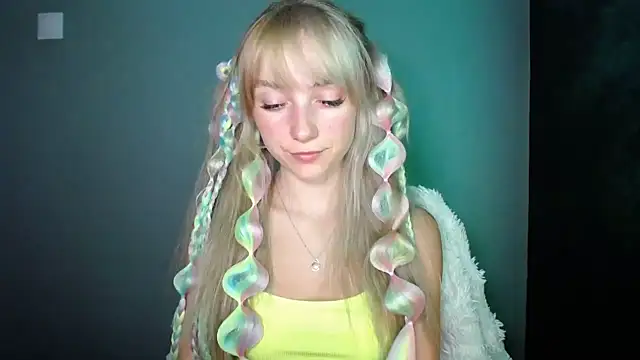 LuciaYoung online show from 12, 9, 2025