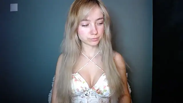 LuciaYoung online show from 14, 12, 2025