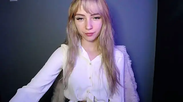 LuciaYoung online show from 20, 12, 2025